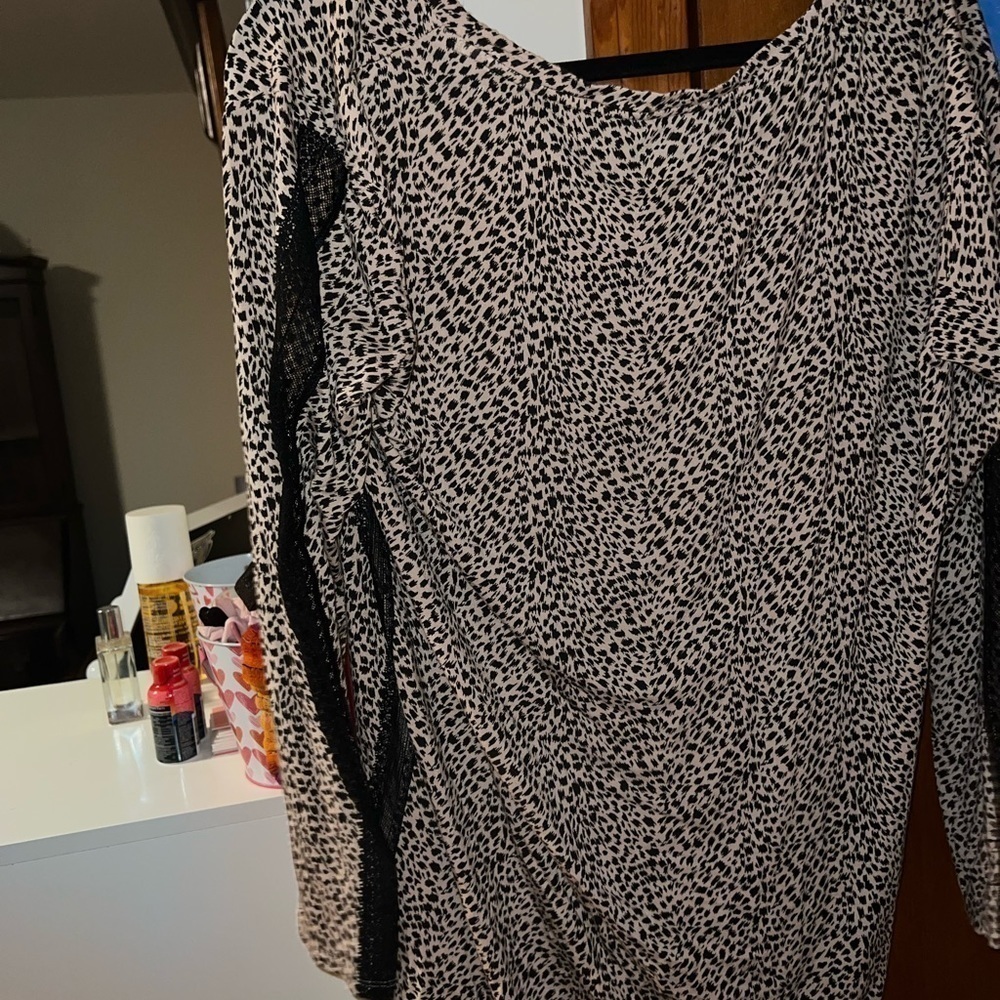 Victoria Secret Cheetah size medium night gown - Picture 3 of 4